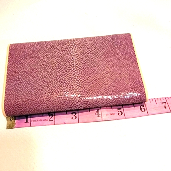NEVER USED Stingray leather trifold wallet 4" x 6" - Picture 7 of 7